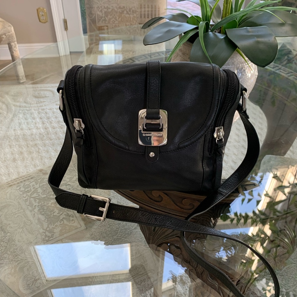 B. MAKOWSKY BLACK LEATHER CROSSBODY BAG!🖤